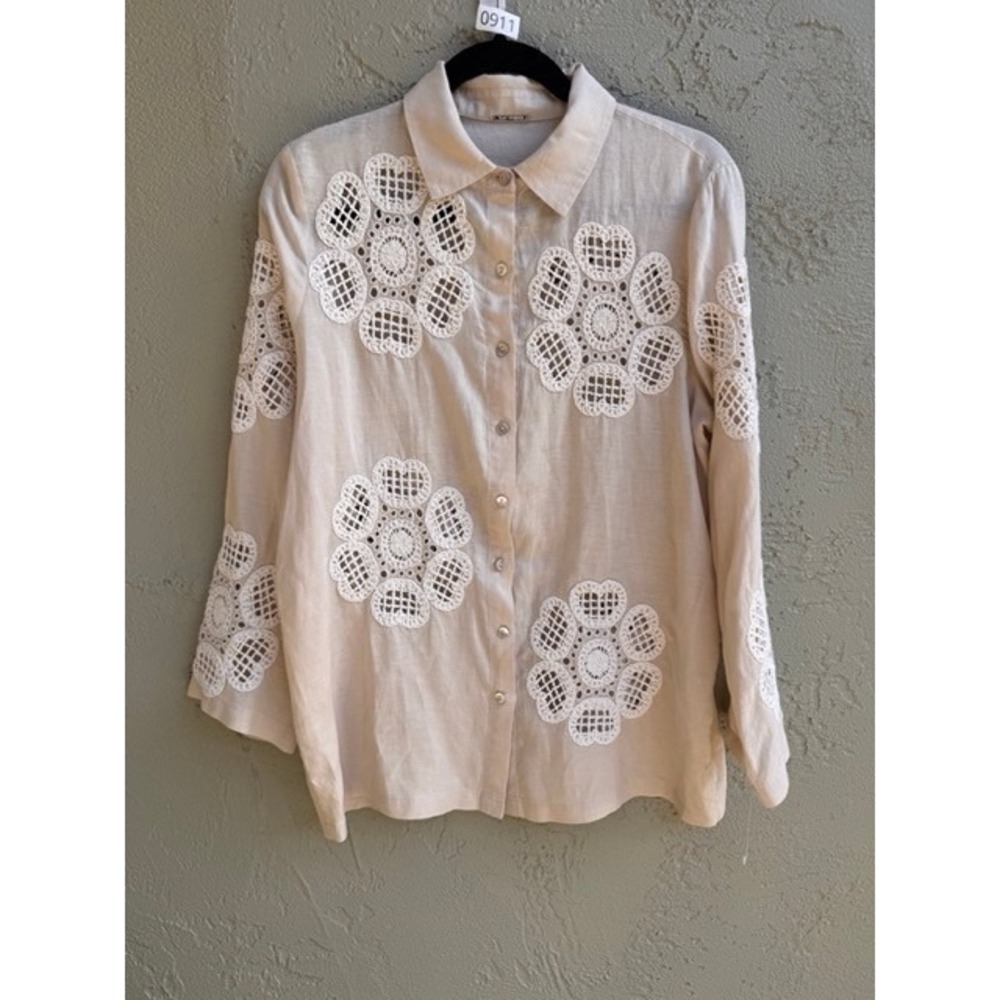 Elie Tahari Beige Button-Down Shirt with White Crochet Appliqué Linen